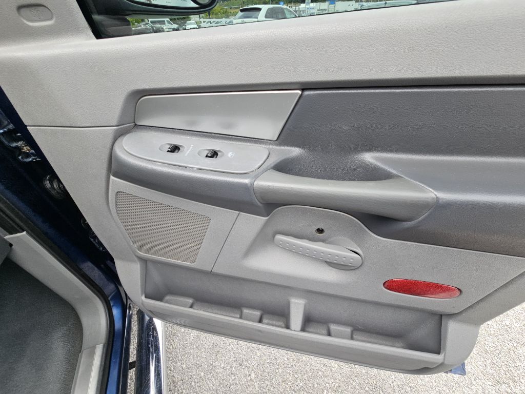 Photo 10 of this DODGE RAM 1500
