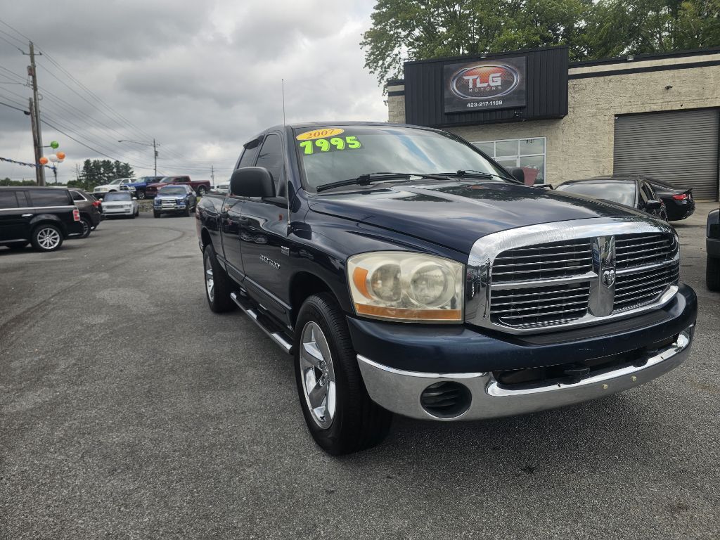 Photo 2 of this DODGE RAM 1500