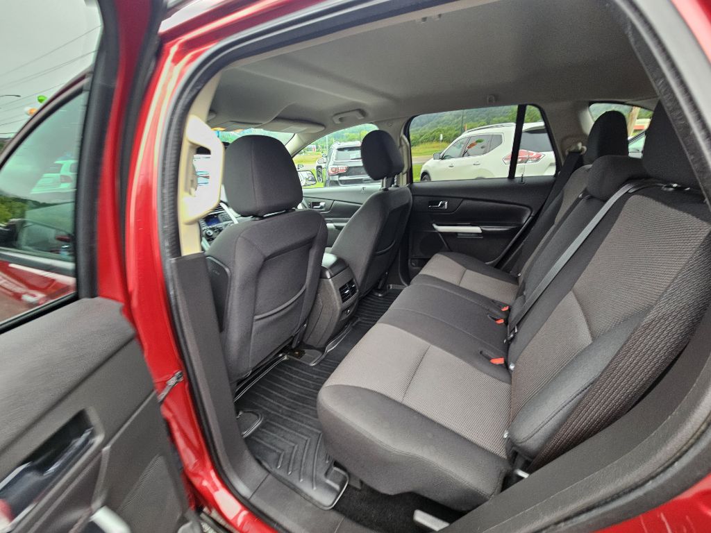 Photo 10 of this FORD EDGE