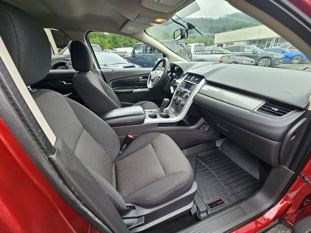 Photo 9 of this FORD EDGE