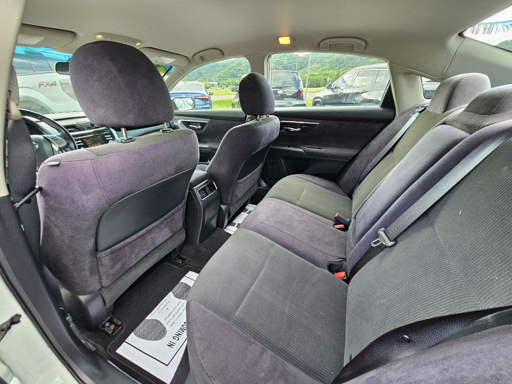 Photo 11 of this NISSAN ALTIMA
