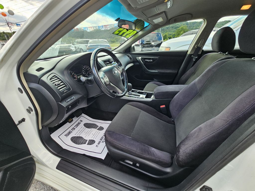 Photo 6 of this NISSAN ALTIMA
