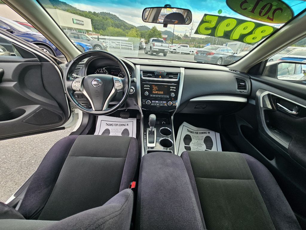 Photo 8 of this NISSAN ALTIMA