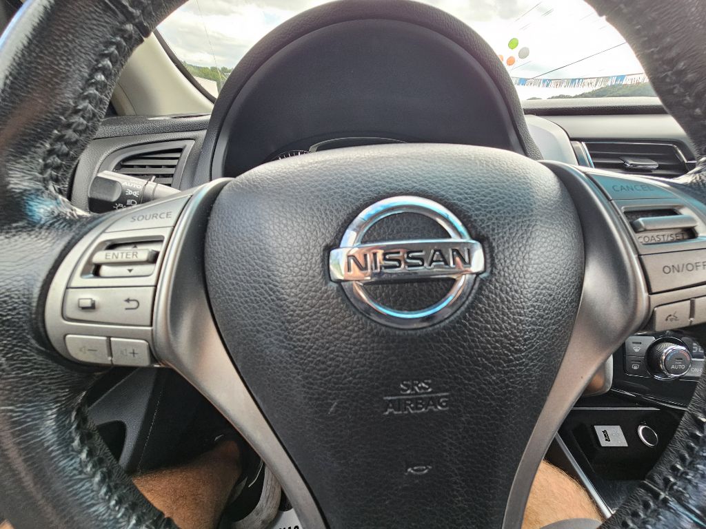 Photo 14 of this NISSAN ALTIMA