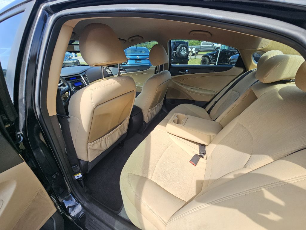 Photo 10 of this HYUNDAI SONATA