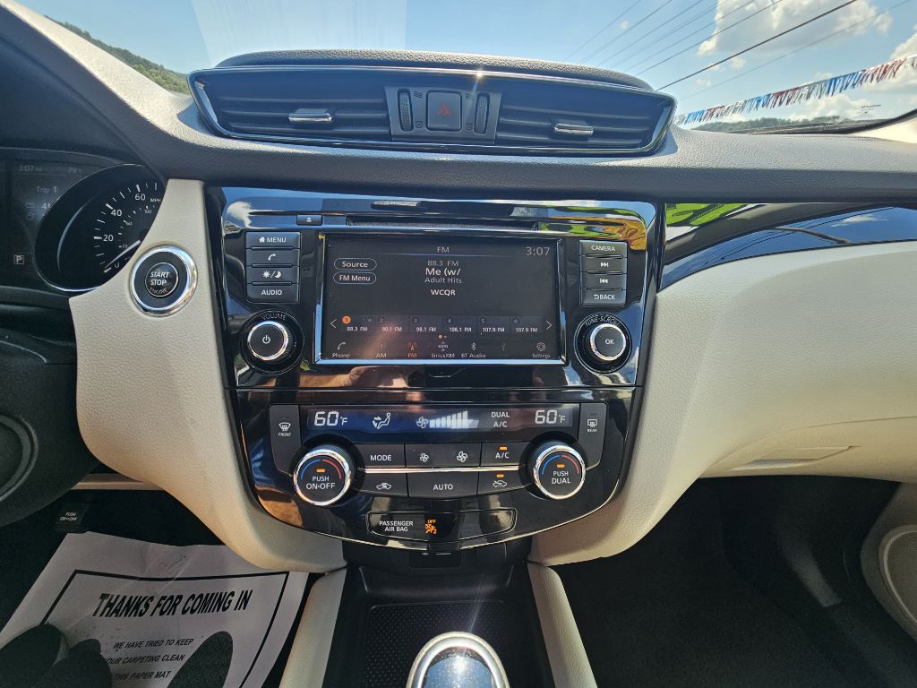 Photo 16 of this NISSAN ROGUE SPORT