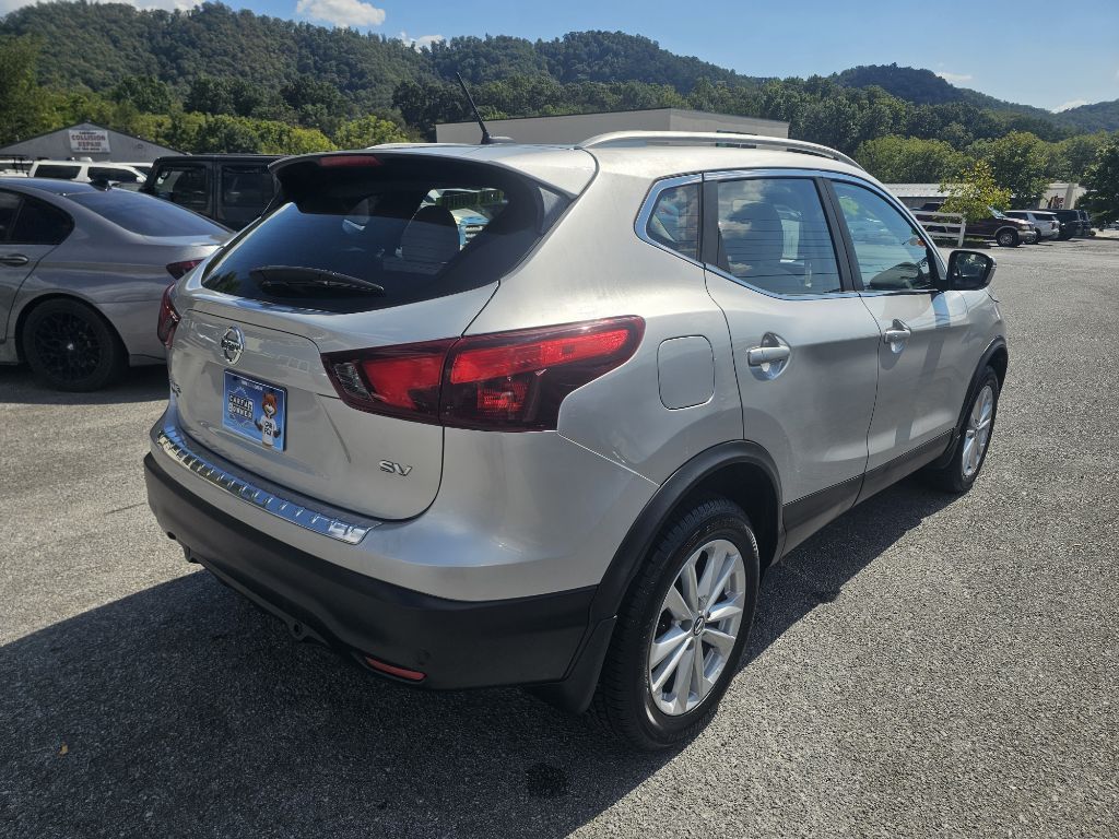 Photo 8 of this NISSAN ROGUE SPORT