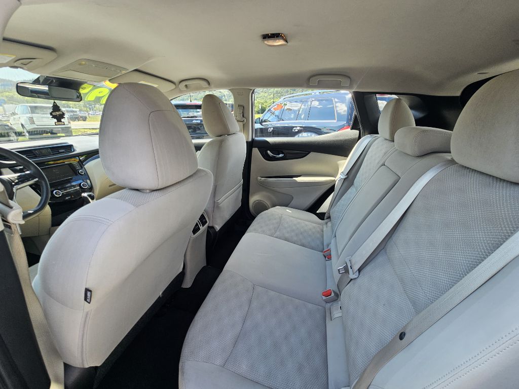 Photo 14 of this NISSAN ROGUE SPORT