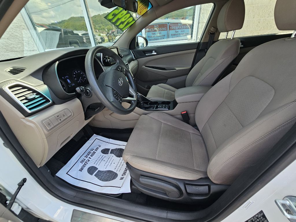 Photo 12 of this HYUNDAI TUCSON