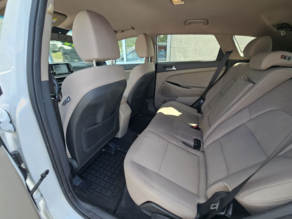 Photo 17 of this HYUNDAI TUCSON