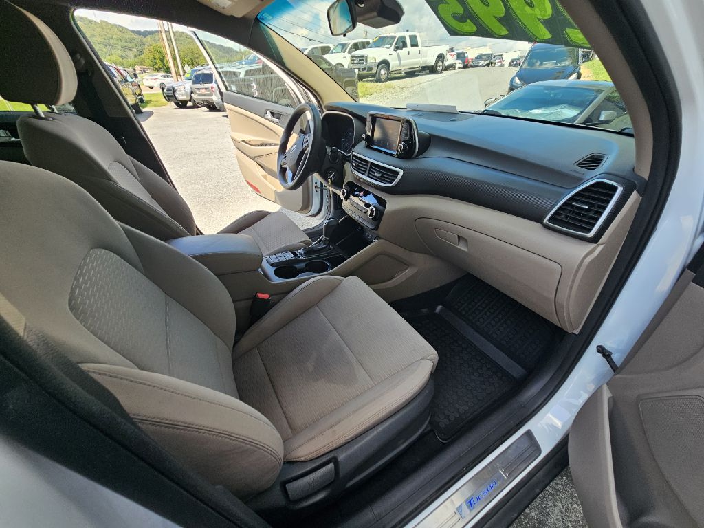 Photo 14 of this HYUNDAI TUCSON