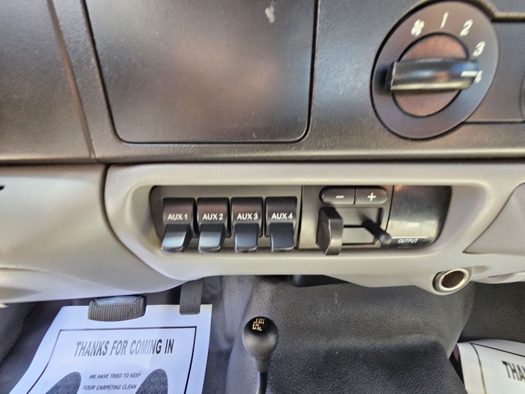 Photo 15 of this FORD F-350 SUPER DUT