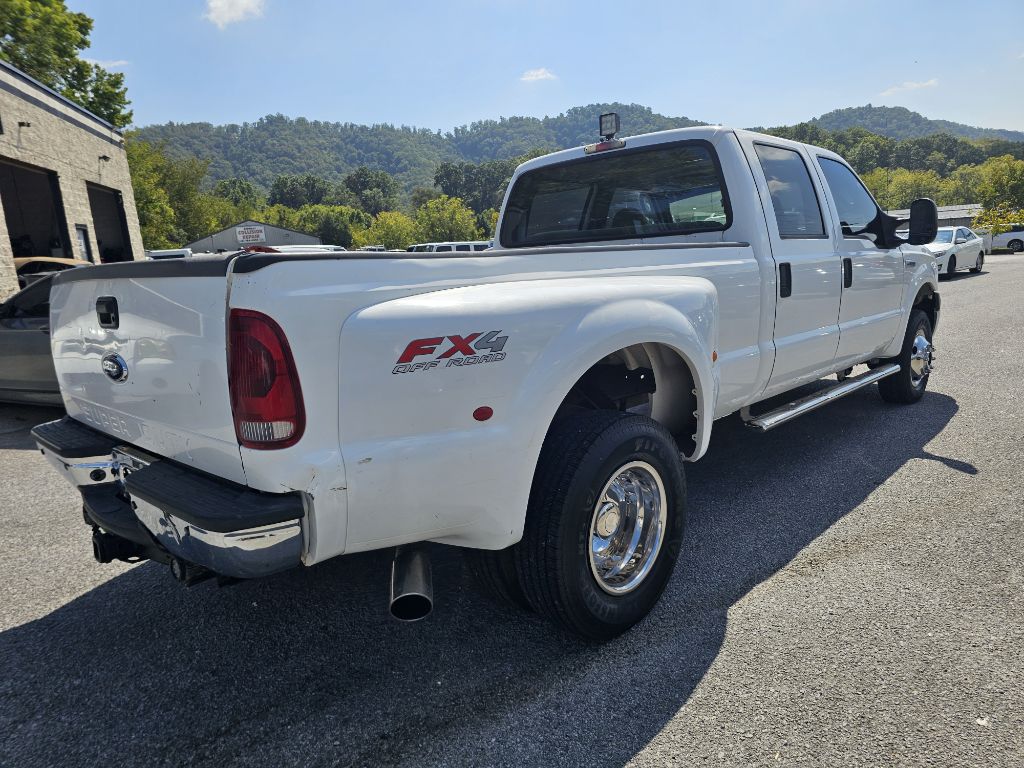 Photo 3 of this FORD F-350 SUPER DUT