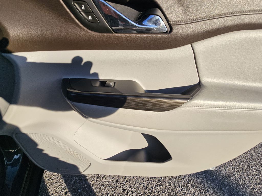 Photo 16 of this GMC ACADIA