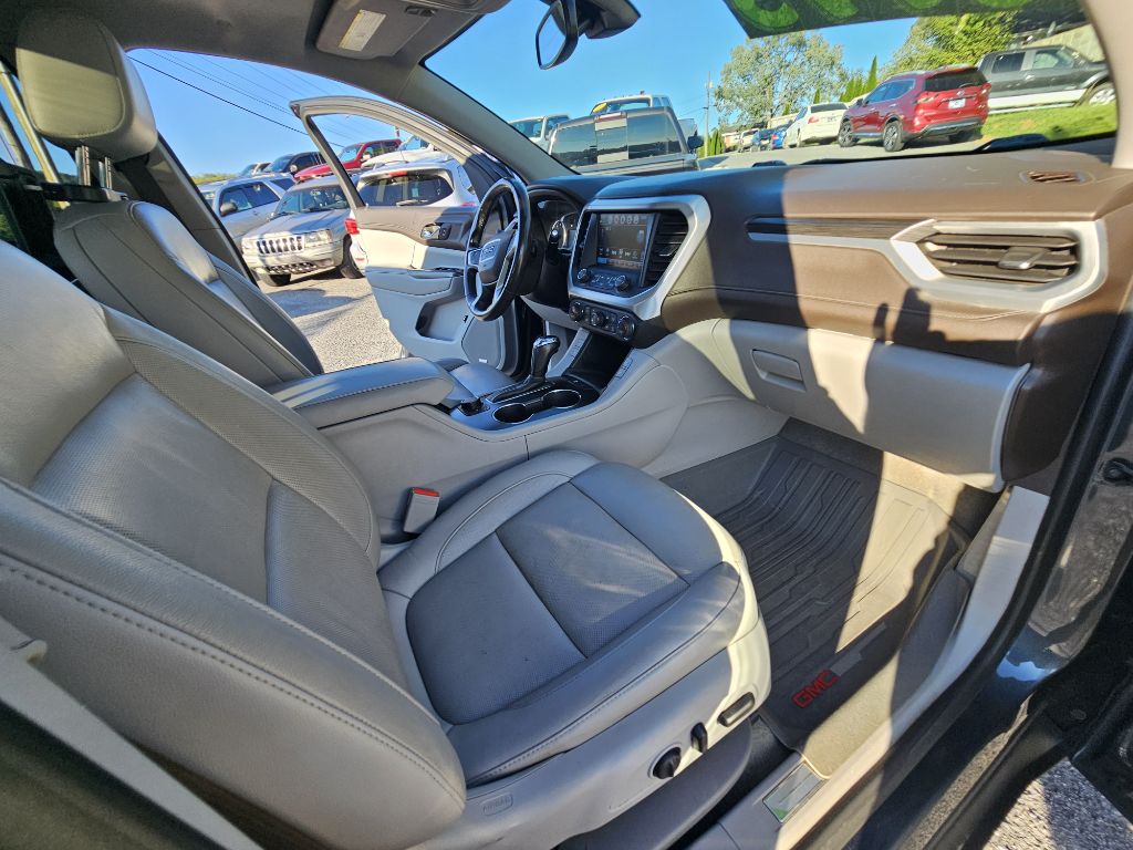 Photo 9 of this GMC ACADIA
