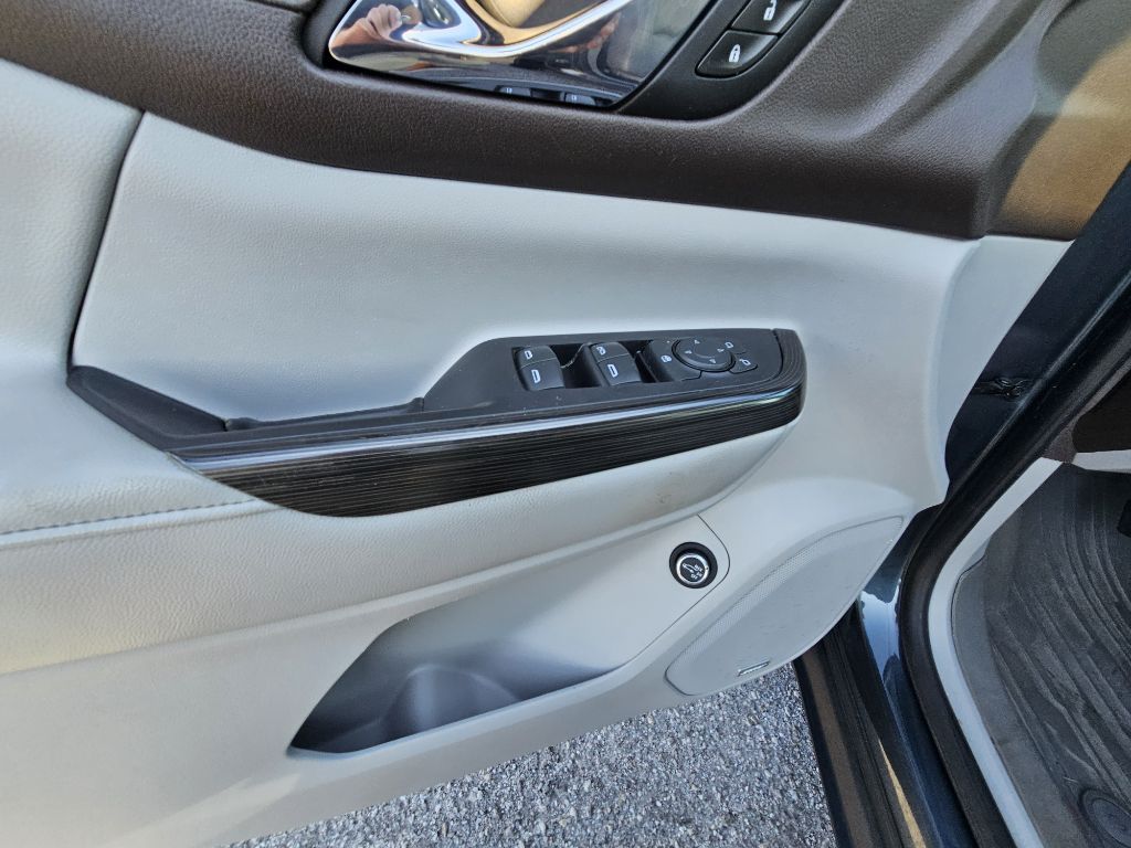 Photo 15 of this GMC ACADIA