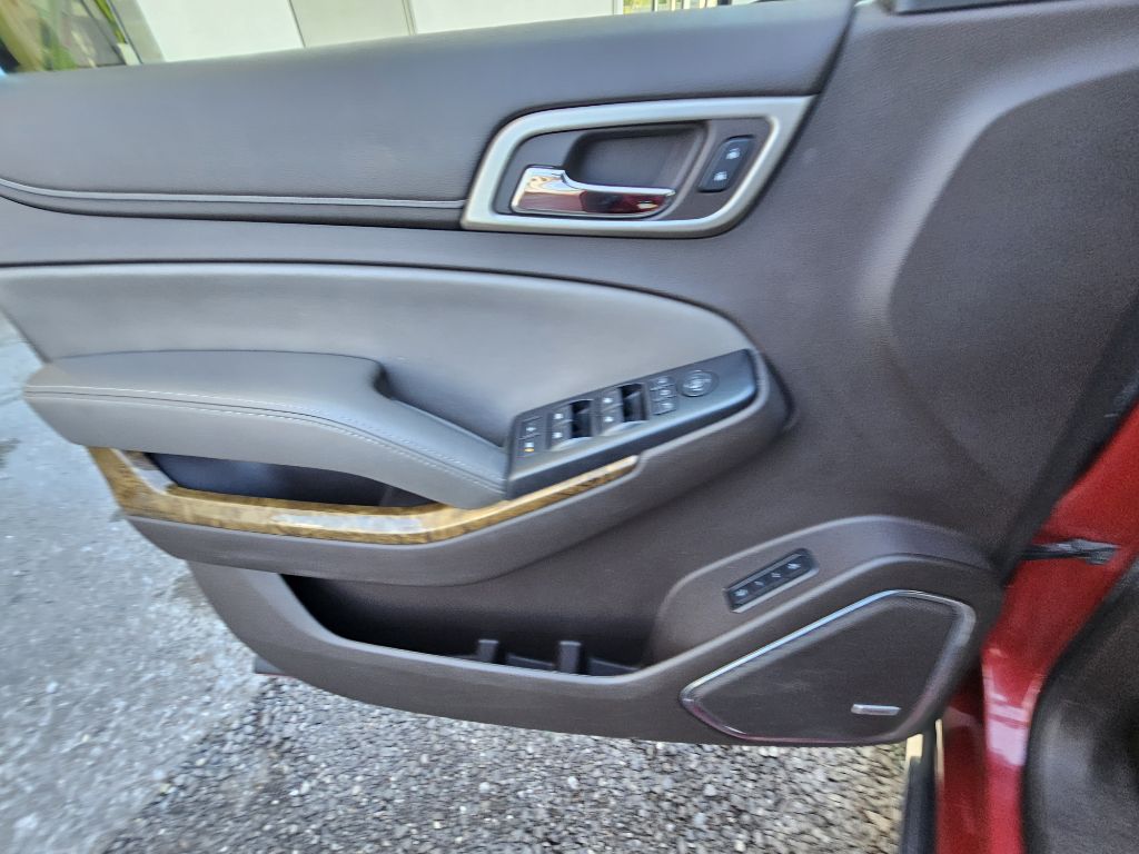 Photo 18 of this GMC YUKON