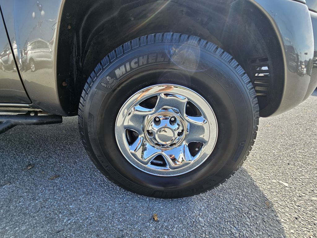 Photo 12 of this TOYOTA TACOMA