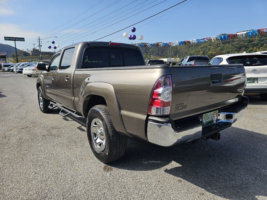 Photo 4 of this TOYOTA TACOMA