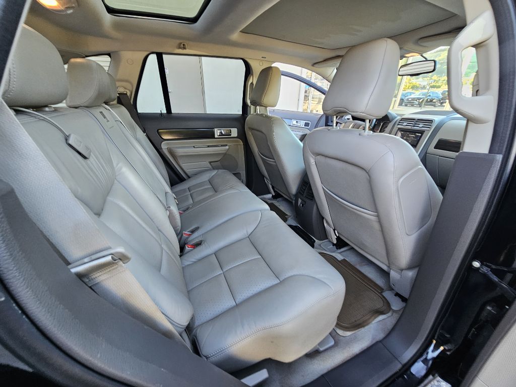 Photo 12 of this LINCOLN MKX