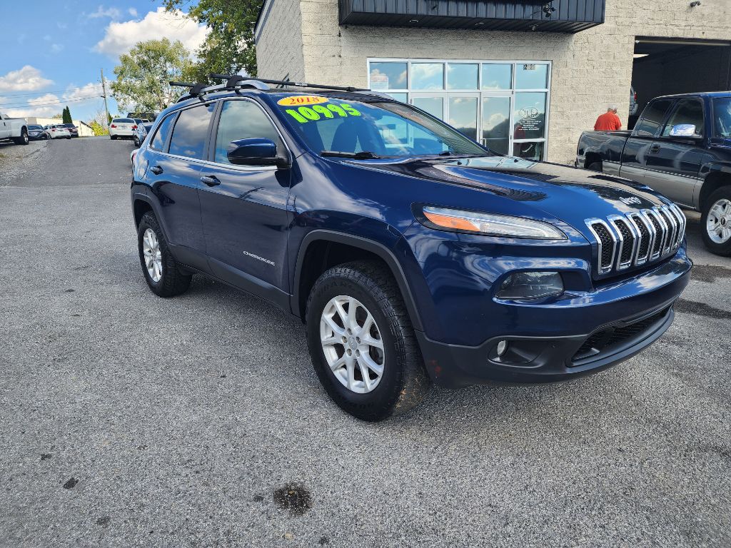 Photo 3 of this JEEP CHEROKEE