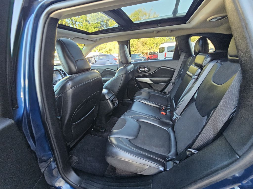 Photo 10 of this JEEP CHEROKEE
