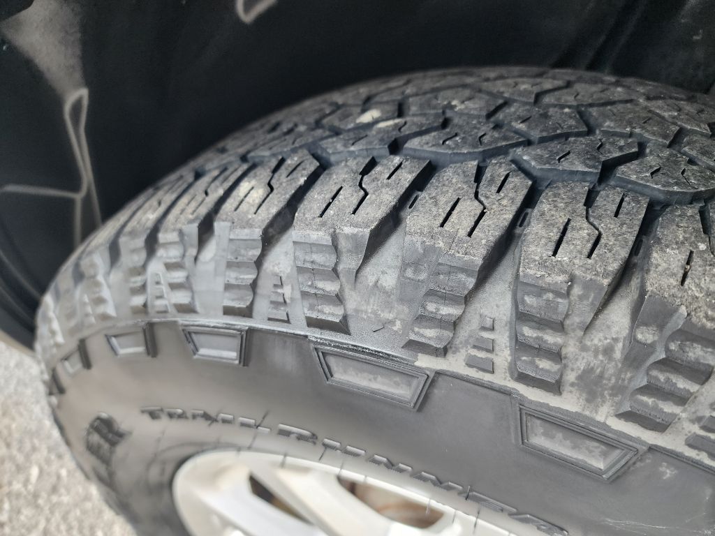 Photo 20 of this JEEP CHEROKEE