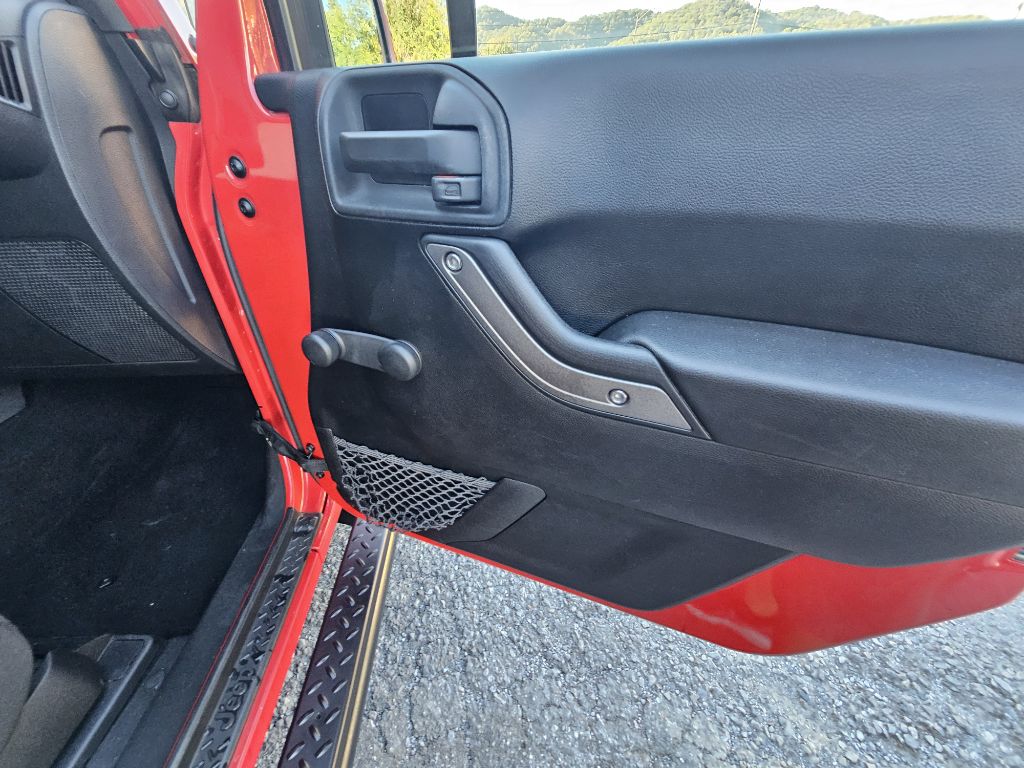 Photo 12 of this JEEP WRANGLER