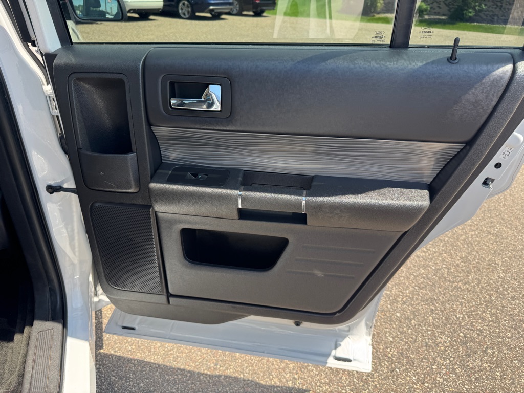 Photo 32 of this FORD FLEX