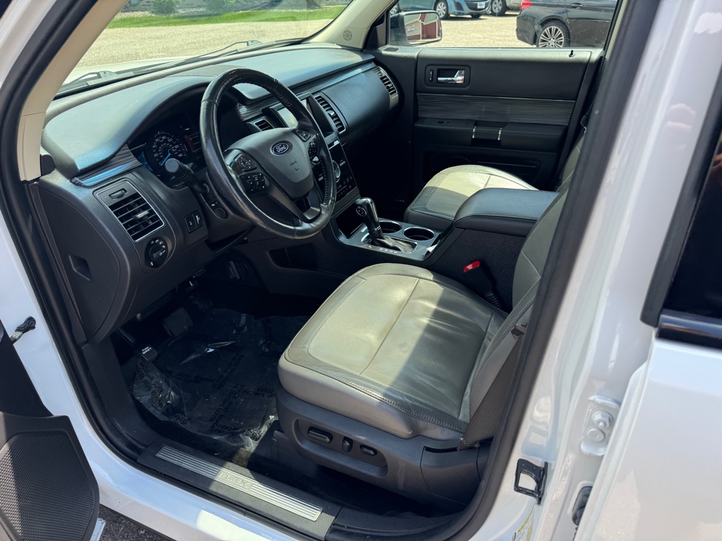 Photo 18 of this FORD FLEX