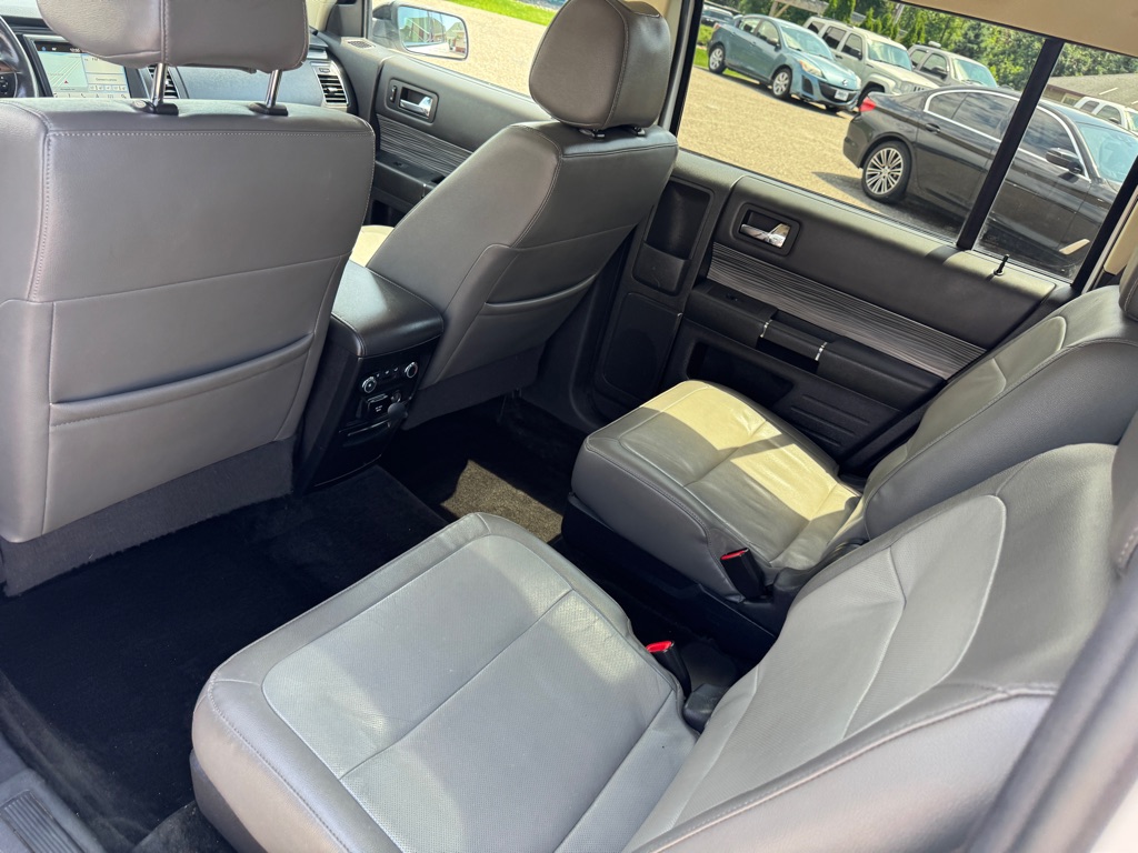 Photo 24 of this FORD FLEX