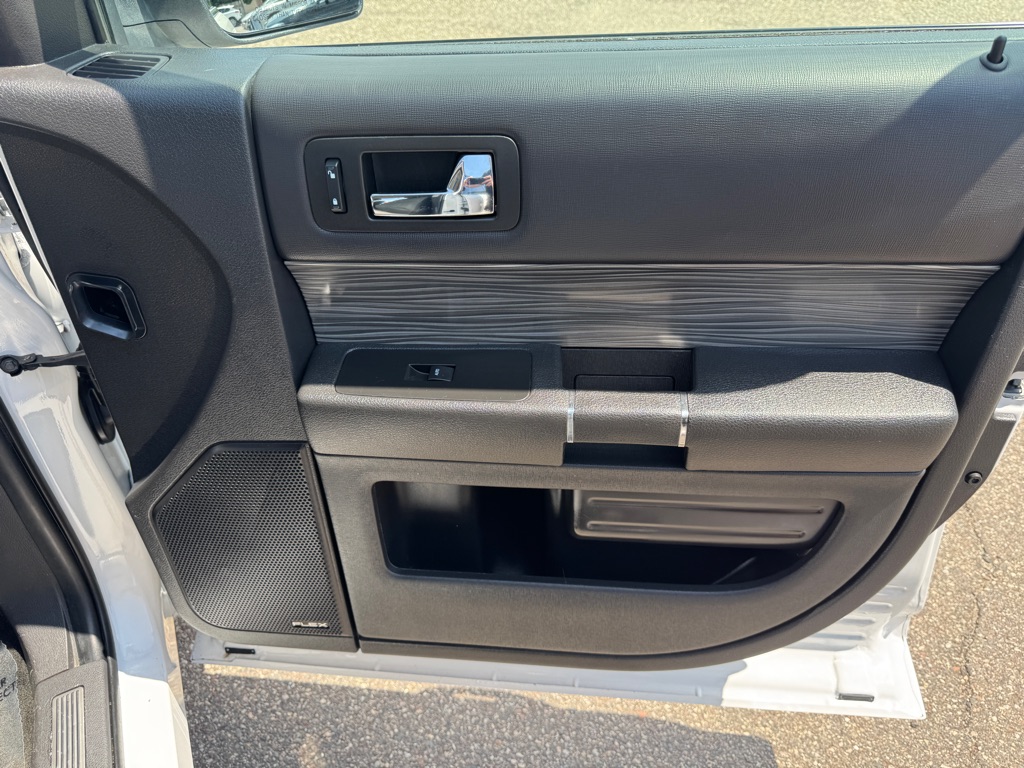 Photo 36 of this FORD FLEX