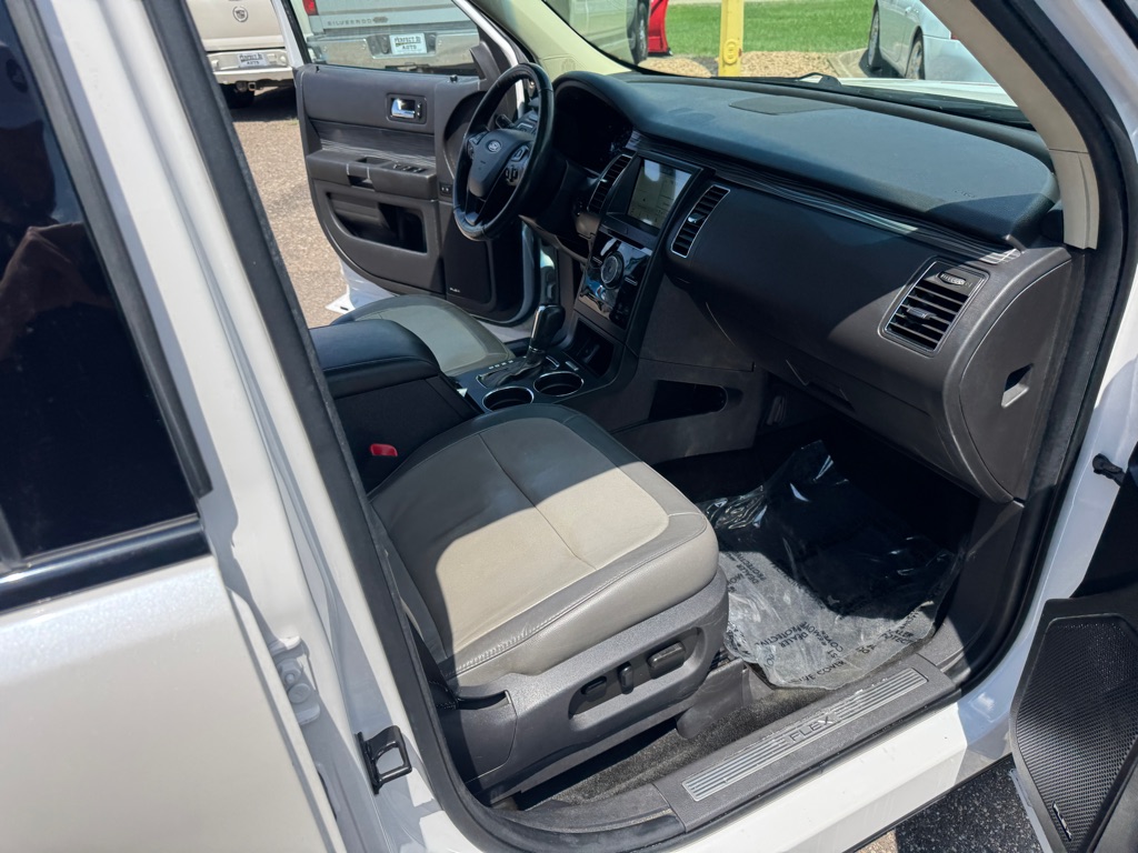 Photo 34 of this FORD FLEX