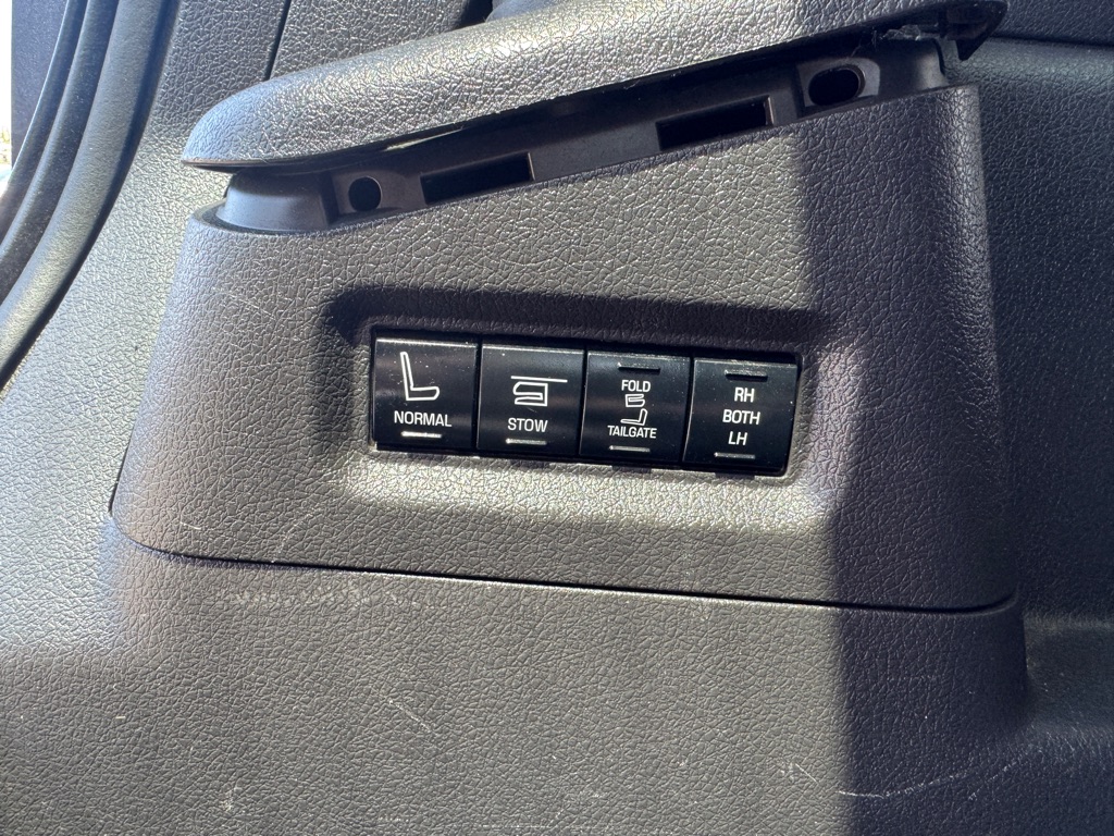 Photo 28 of this FORD FLEX