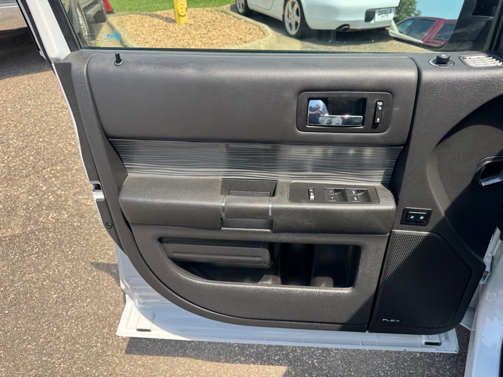Photo 20 of this FORD FLEX