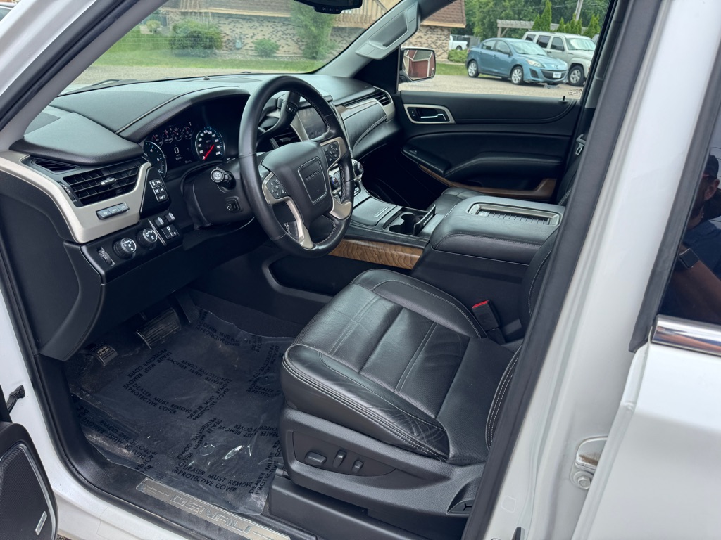 Photo 21 of this GMC YUKON
