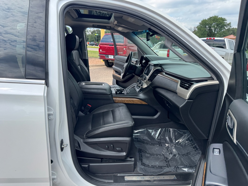 Photo 38 of this GMC YUKON