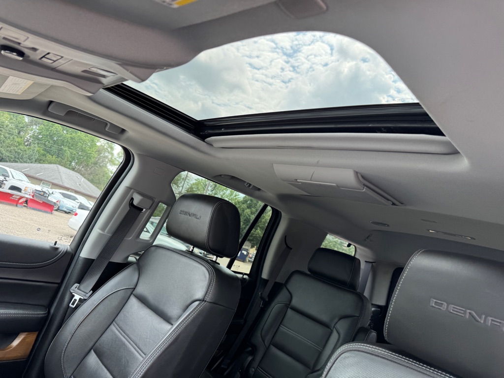 Photo 46 of this GMC YUKON