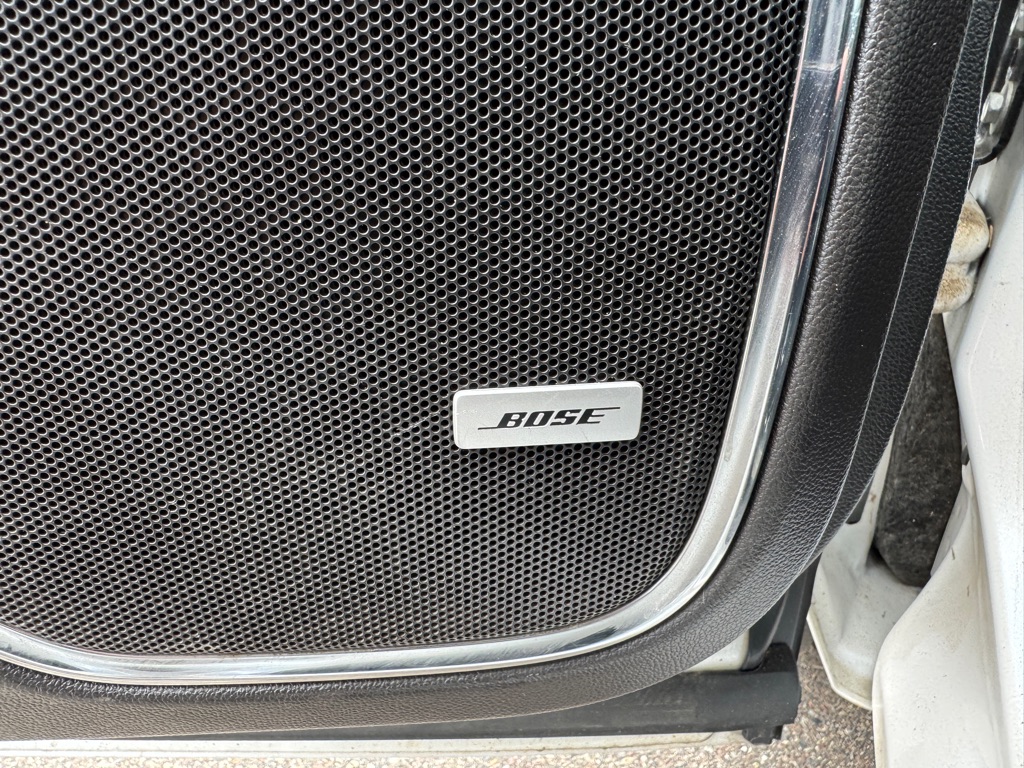 Photo 26 of this GMC YUKON