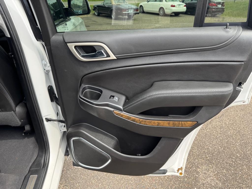 Photo 37 of this GMC YUKON