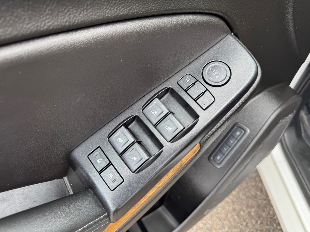 Photo 24 of this GMC YUKON