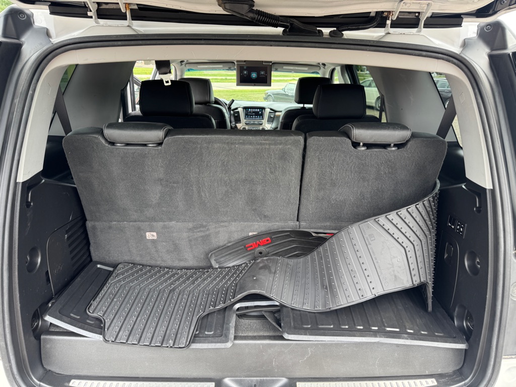 Photo 30 of this GMC YUKON
