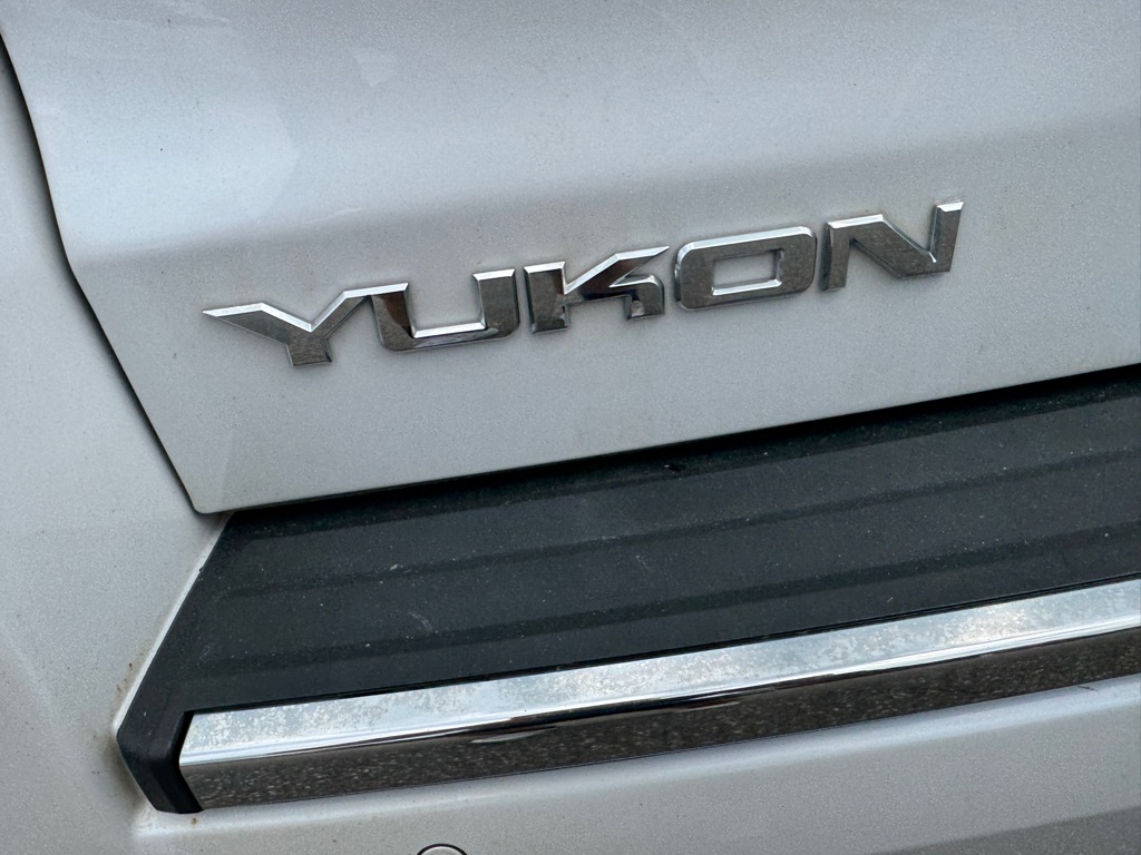 Photo 18 of this GMC YUKON