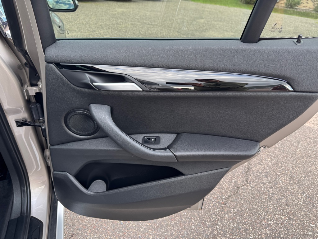 Photo 29 of this BMW X1
