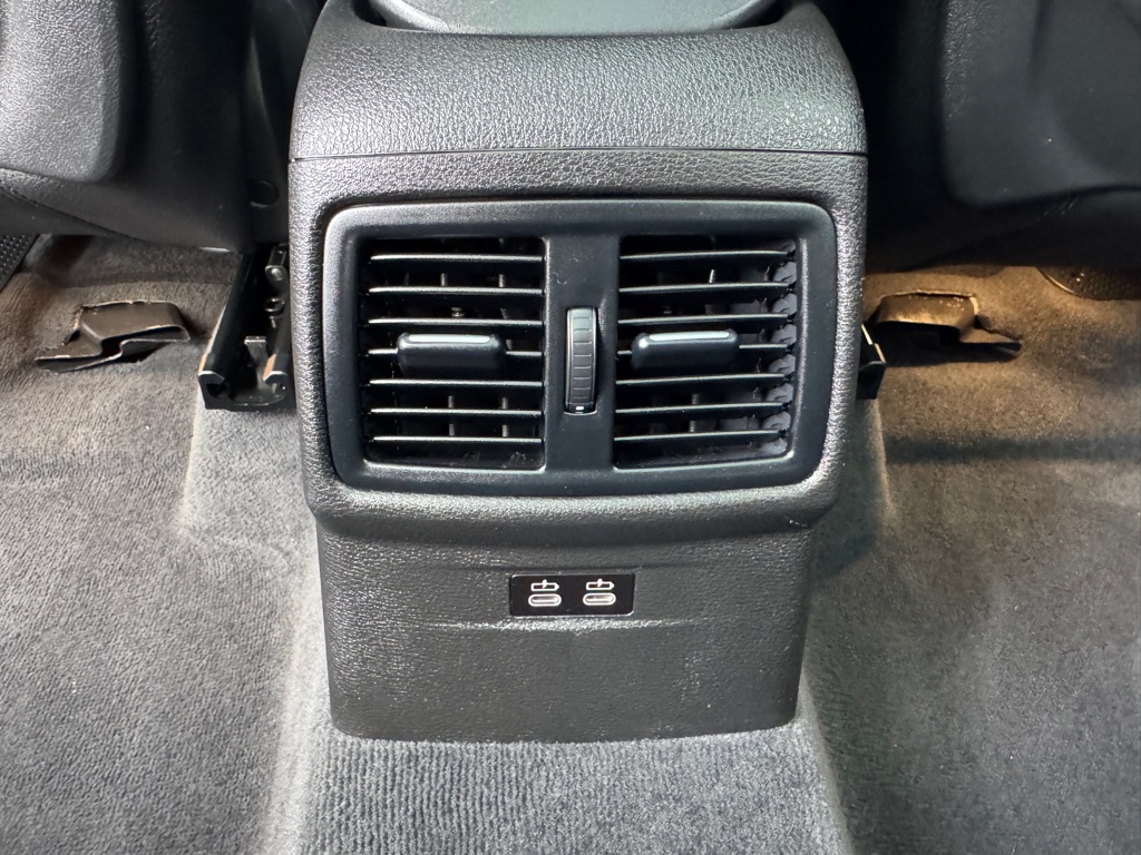 Photo 34 of this BMW X1