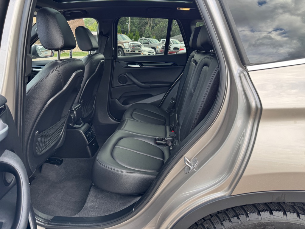 Photo 21 of this BMW X1