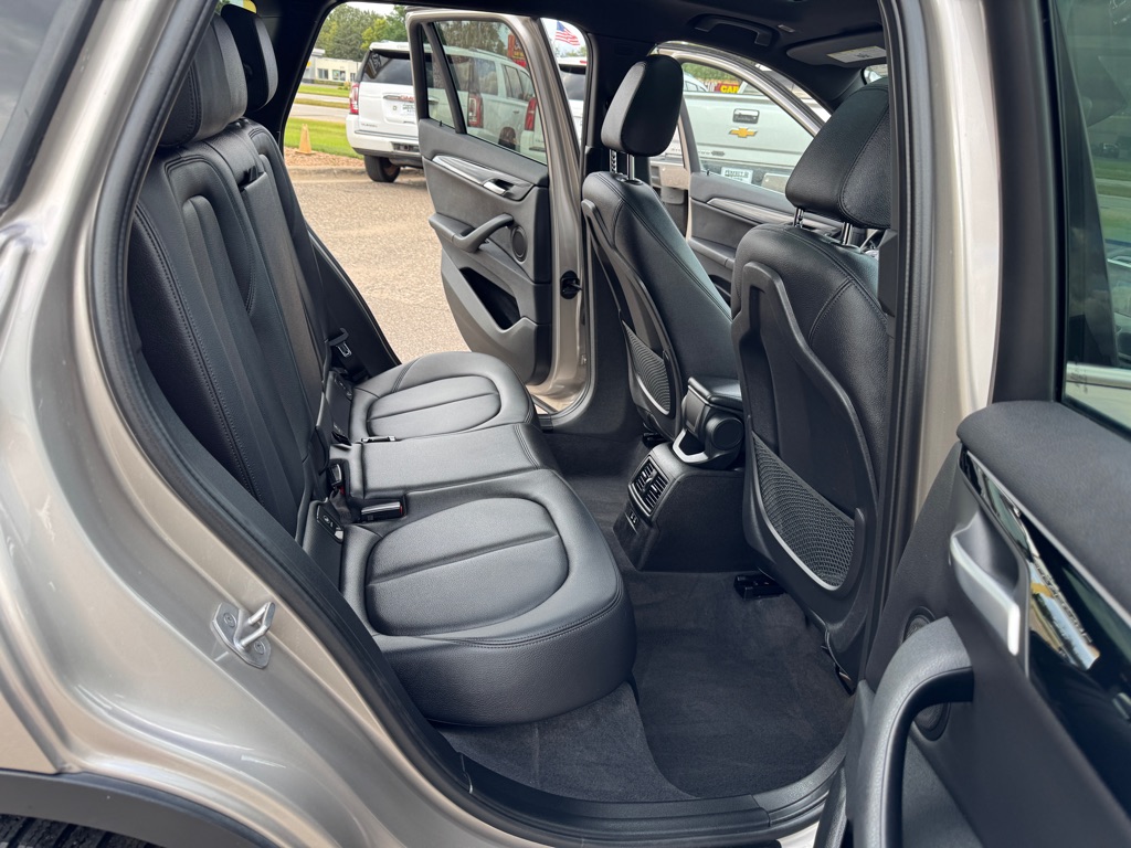 Photo 27 of this BMW X1