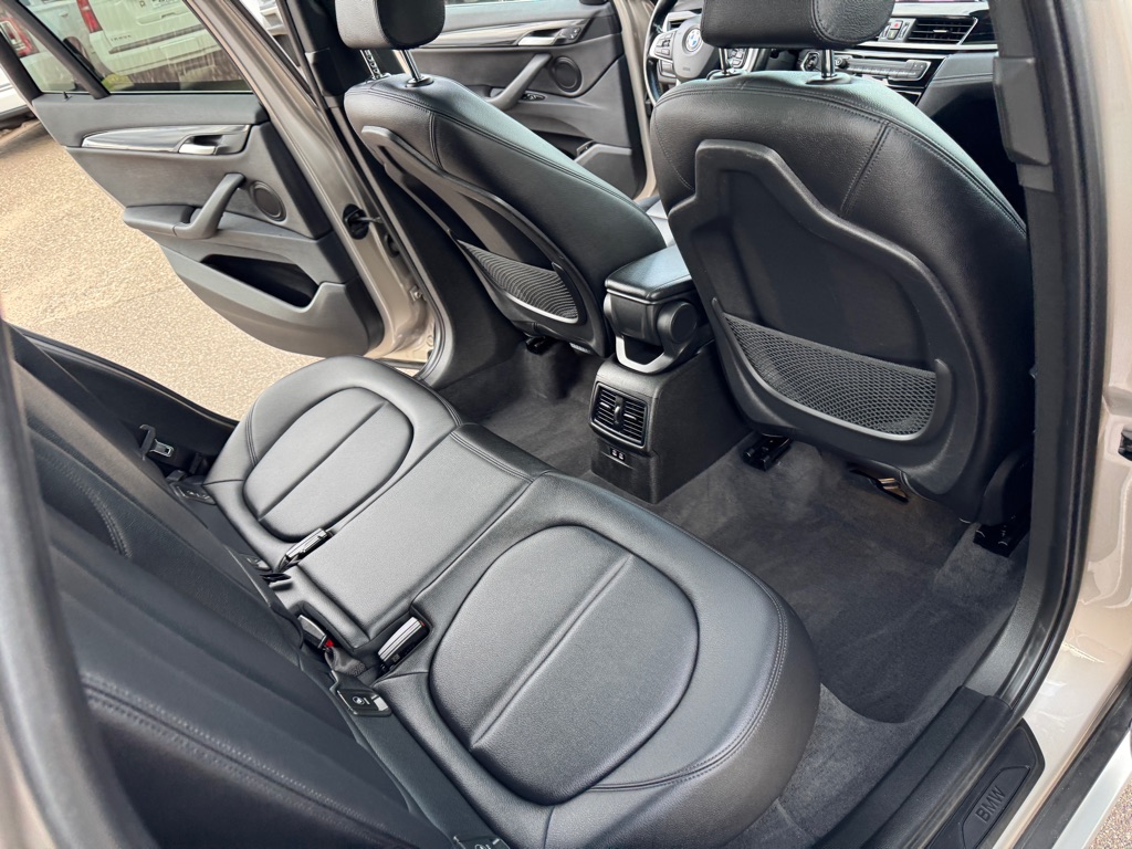 Photo 28 of this BMW X1