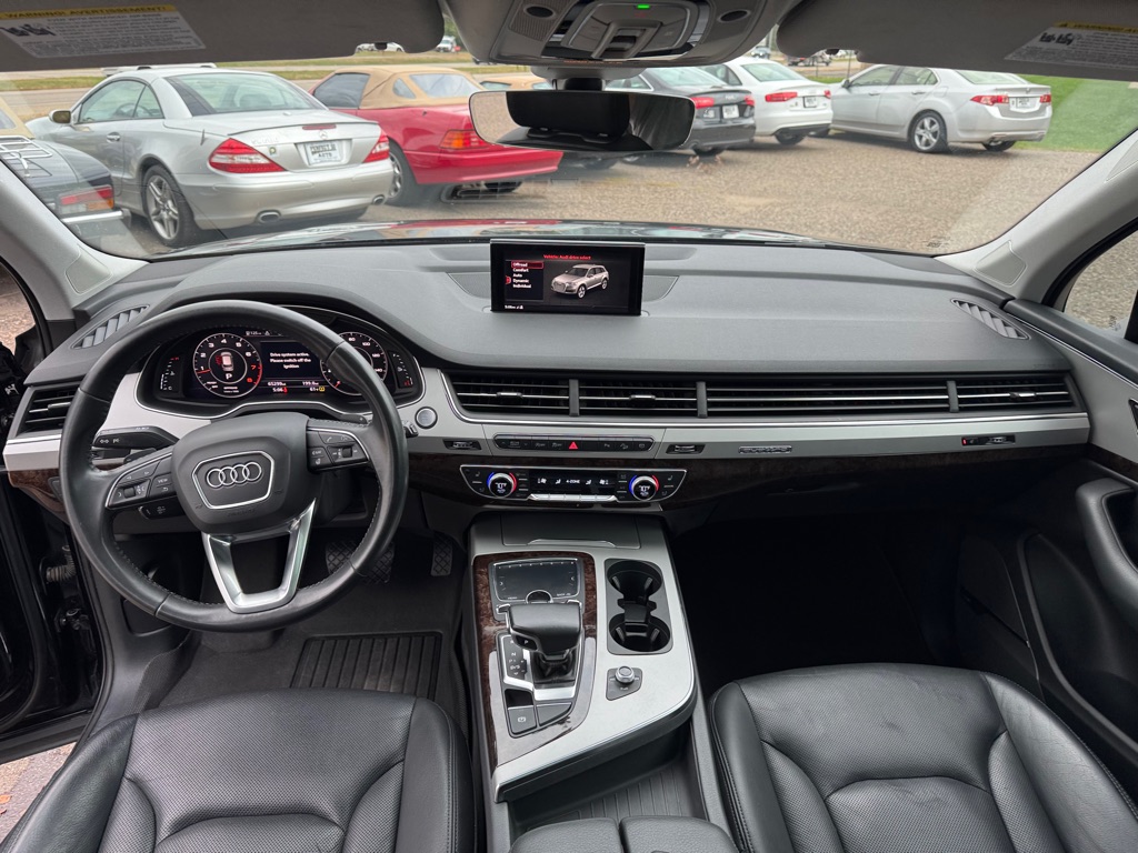 Photo 36 of this AUDI Q7