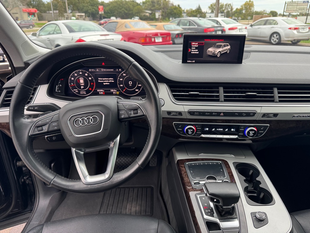 Photo 37 of this AUDI Q7